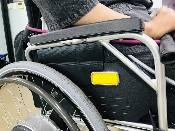 휠체어 탑승자를 위한 옷 보호장치 활용 경험 후기