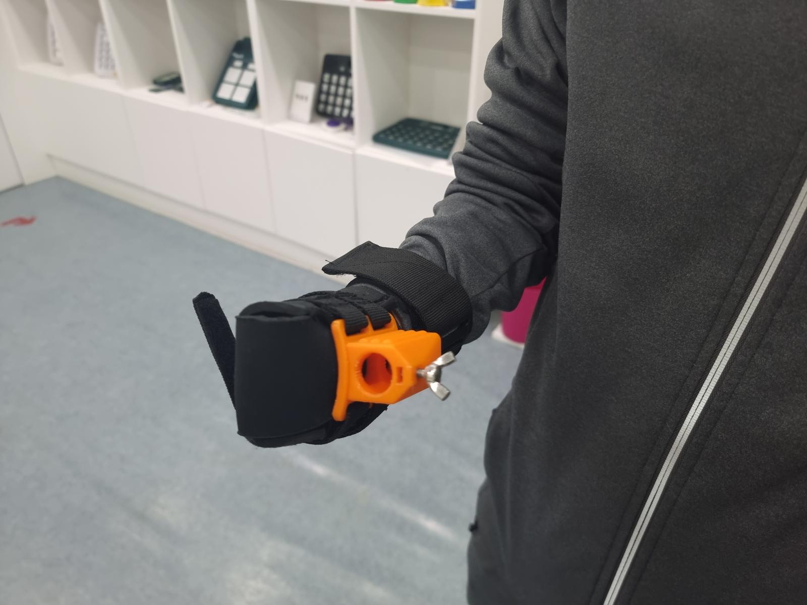 드럼 스틱쥐기 보조기기