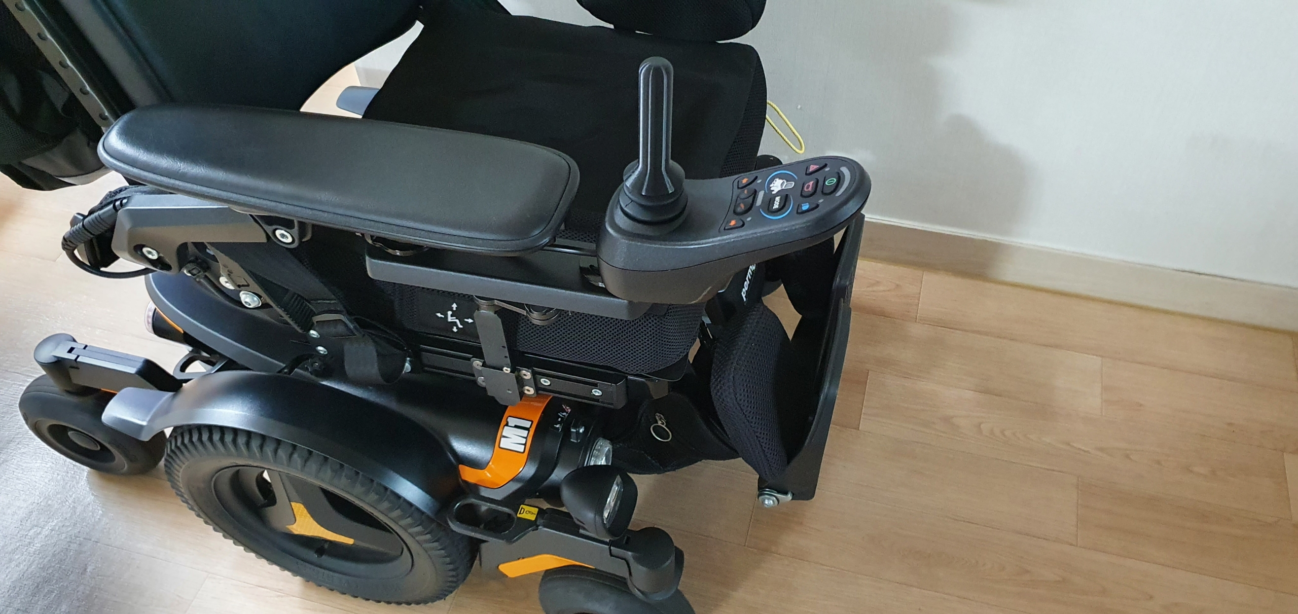 전동휠체어 일자형 조이스틱