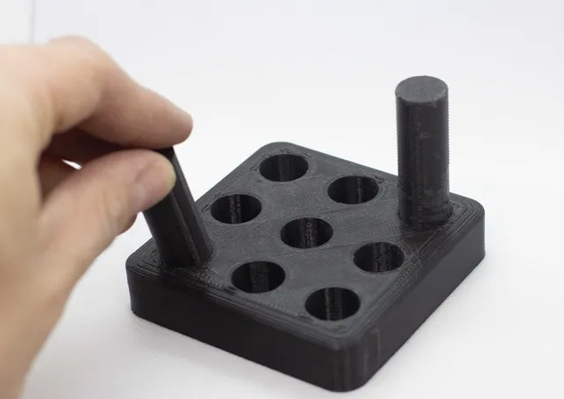 9개 구멍의 페그 테스트 보드